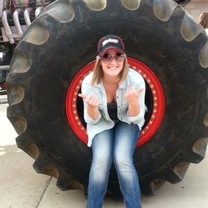 Meet your Posher, Lauren